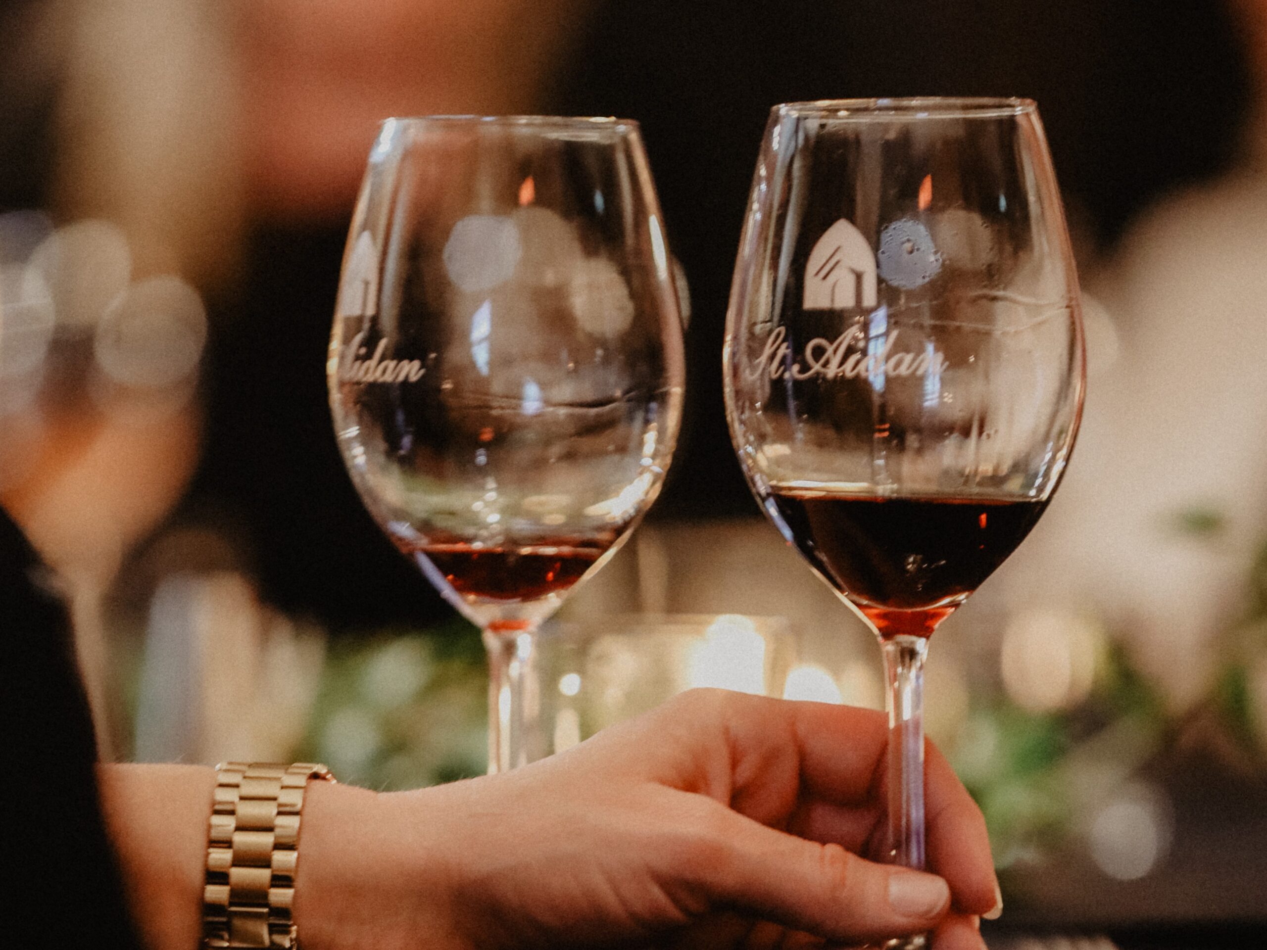 Red-Wine-Drinner-glasses-close-up